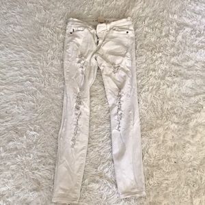 White distressed jeans